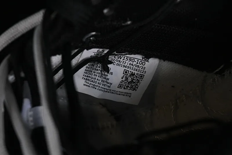 All categories Nk SB Dunk series Nk SB Dunk Low Low-top sneakers Nk Dunk Low Letter Panda Black and gray high street deconstruction SB strap low-top casual sneakers CW1590-100